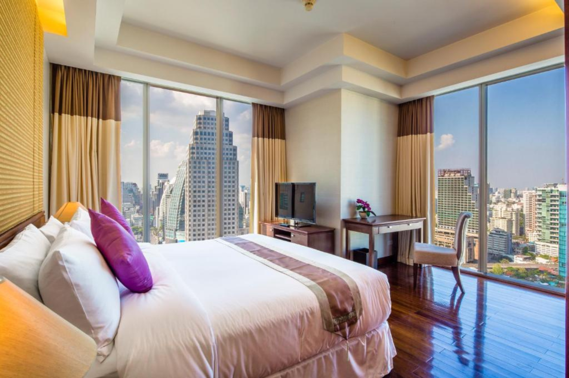 Column Bangkok Hotel